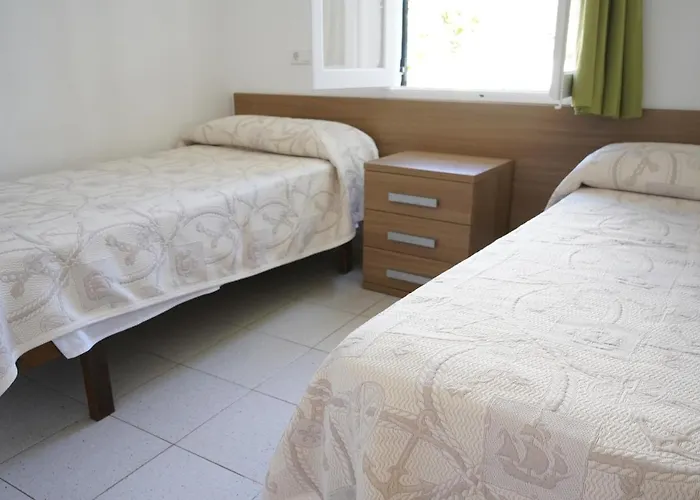 Playa Calan Blanes 아파트 *